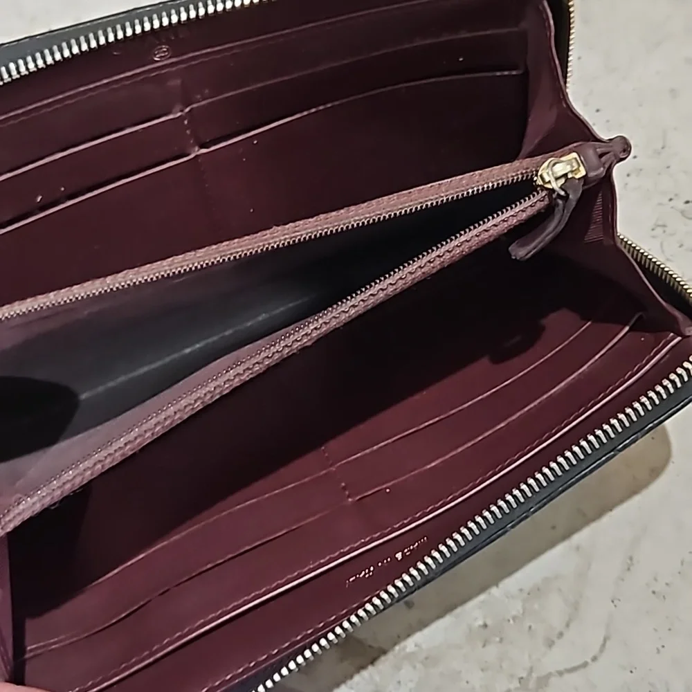 Chanel Caviar Black Zip Wallet - Picture 7 of 10